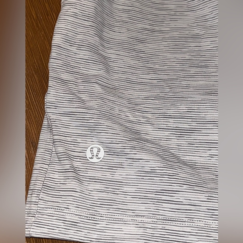 Lululemon On The Fly Short 2.5" *Luxtreme - Space Dye Nimbus Battleship - 8 - Picture 3 of 5